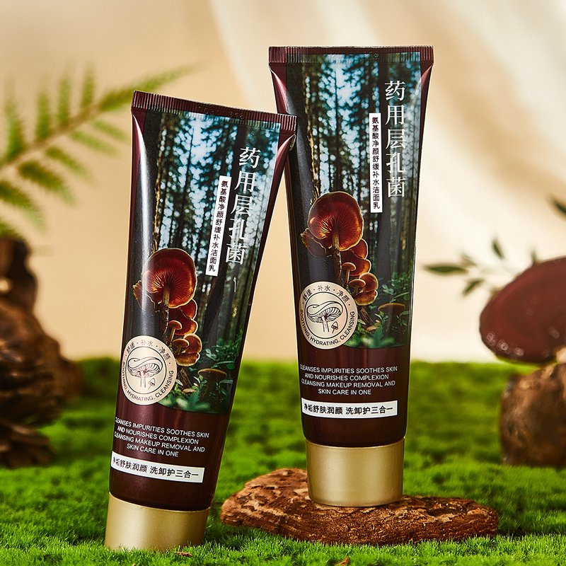 Fomitopsis Officinalis Amino Acid Soothing Cleanser 1